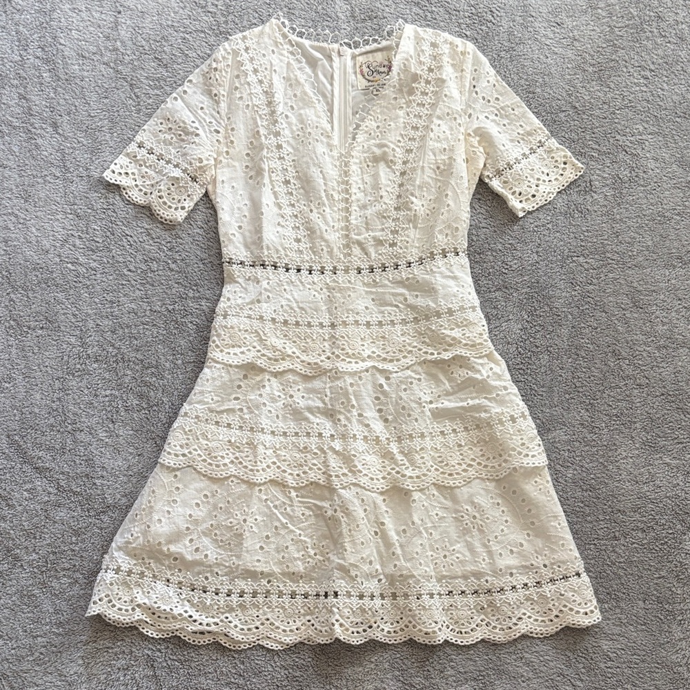 Chic Ivory Lace Midi Dress